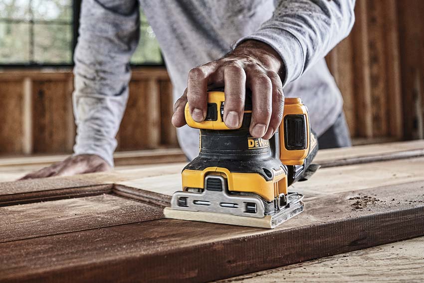 Third image of DEWALT 20V MAX XR sander