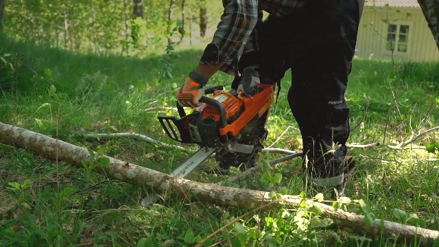 Husqvarna 16 Inch 130 Gas Chainsaw
